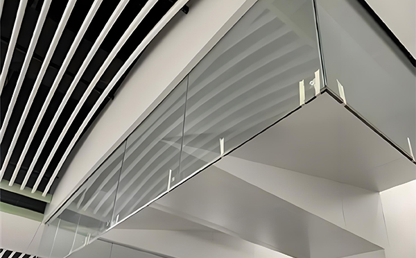 利通玻璃挡烟垂壁