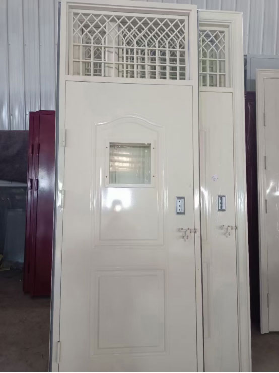 利通学校教室门 利通学校教室门