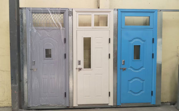 利通学校教室门