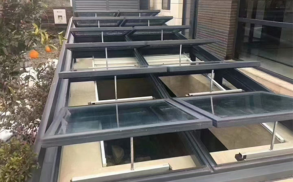 某轨道交通车辆维修车间利通排烟窗应用