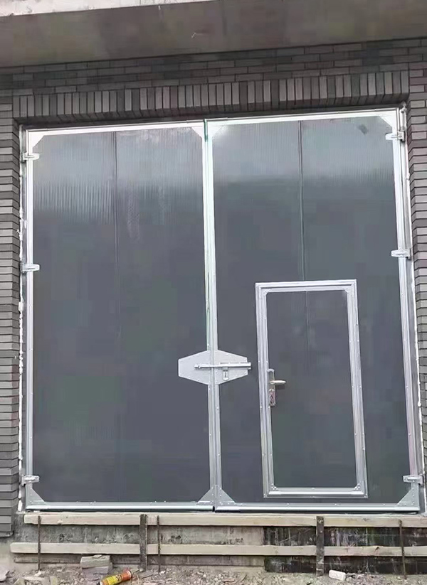 利通工业平开门在大型设备制造车间的应用实例