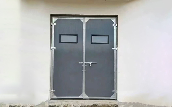 利通工业门在高温作业区域的运行表现