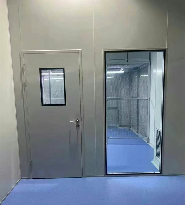 学校教学楼完成利通防火门标准化安装