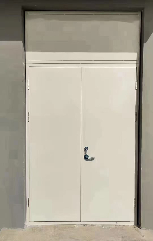 展览馆项目完成大跨度利通防火门安装